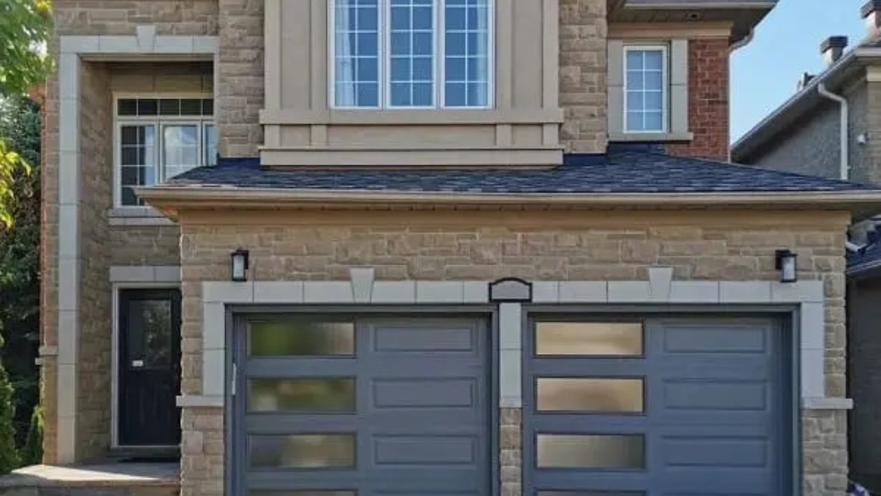 How 9X7 Garage Doors Secure the Car and Belongings