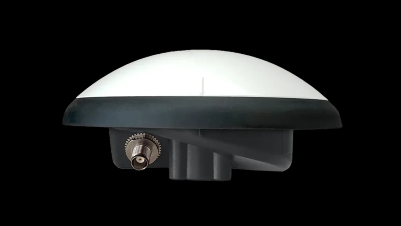 BATwireless Multi-Frequency GNSS Antennas for Improved Location Accuracy