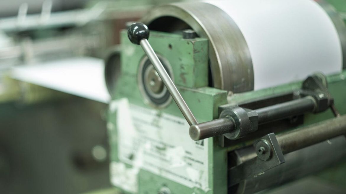 Adaptability-of-Automatic-Ampoule-Labeling-Machines-to-Different-Ampoule-Sizes